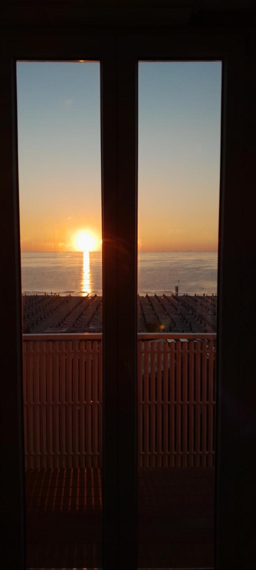 Hotel Delfino 밀라노마리티마 외부 사진