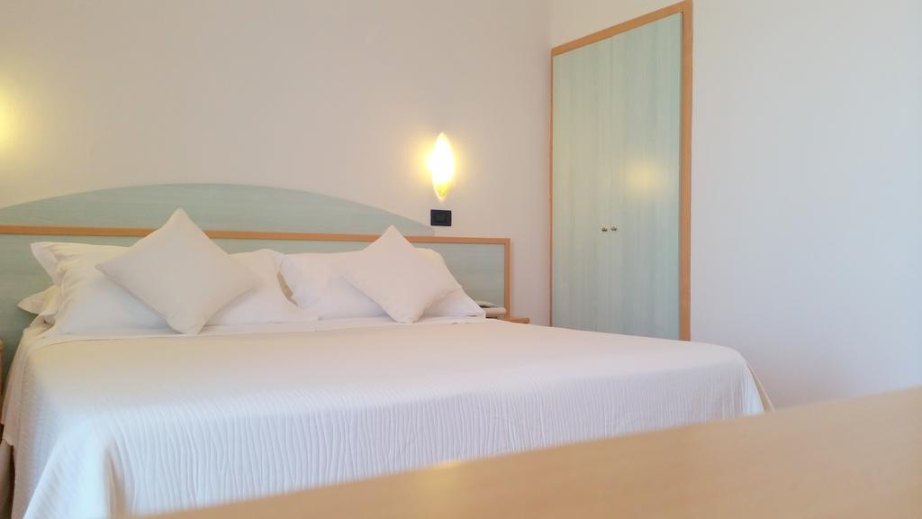 Hotel Delfino 밀라노마리티마 외부 사진