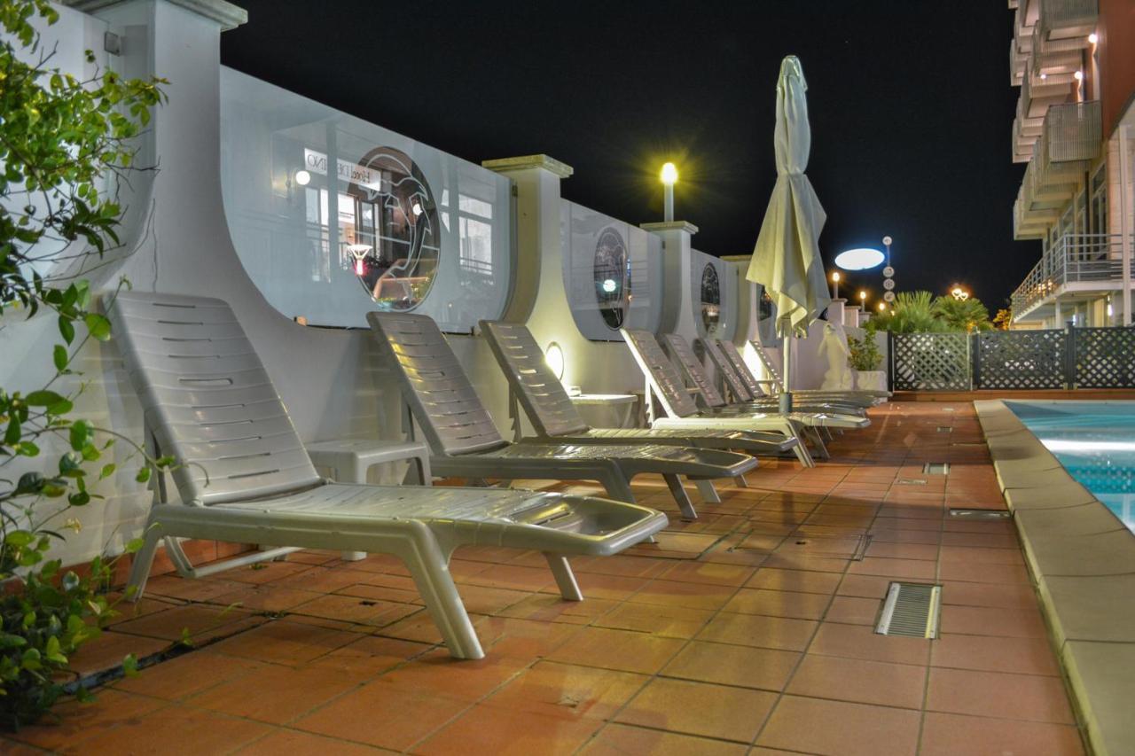 Hotel Delfino 밀라노마리티마 외부 사진